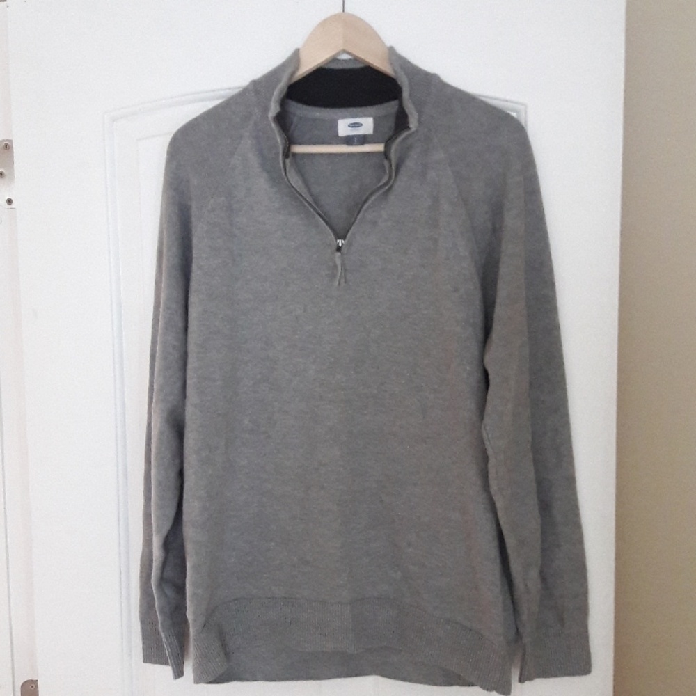 Gray Old Navy sweater